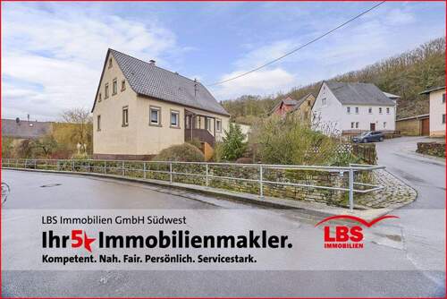 Außenansicht / Straßenansicht - 4 Zimmer Einfamilienhaus in Mannweiler-Cölln