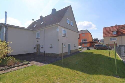 Eingangsbereich - 4 Zimmer Doppelhaushälfte zum Kaufen in Kassel