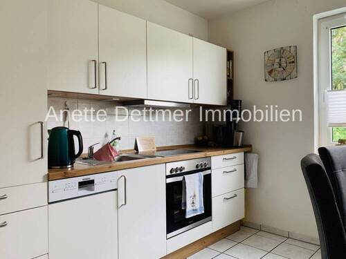 Einbauküche vorhanden - Souterrainwohnung in beliebter Lage mit Terrasse
