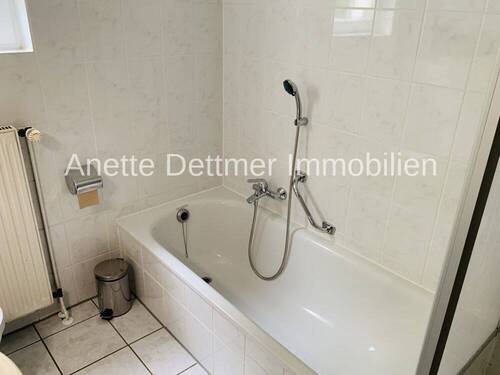 Tageslichtbad mit Wanne und Dusche - Etagenwohnung mit 51,00 m&sup2; in Alfeld zur Miete