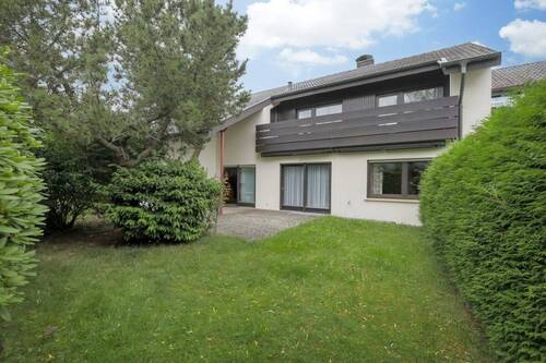 Rückansicht und Garten - Einfamilienhaus oder 2-3 Familienhaus? Hier bestehen alle Möglichkeiten!