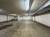 große Tiefgarage unter Bürofläche - 