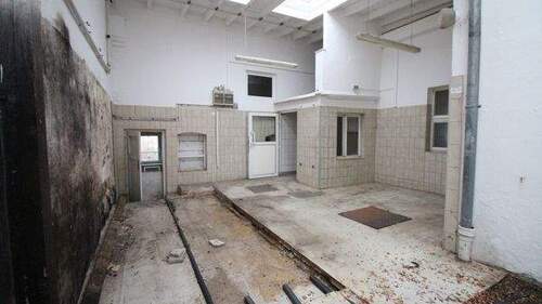 Raum 1.12 - 6 Zimmer Mehrfamilienhaus, Wohnhaus in Bernburg