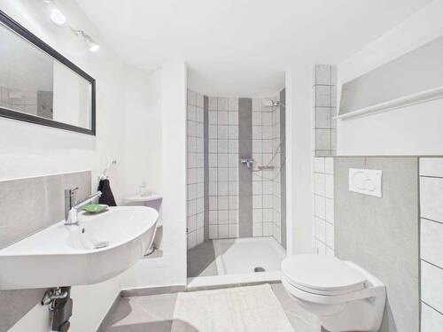 Badezimmer Souterrain-Wohnung - 