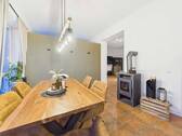 Essbereich mit Kamin EG. - 