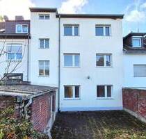 Bezugsfreies 3-Familienhaus, geeignet als Mehrgenerationenwohnen in zentraler Würselener-Wohnlage