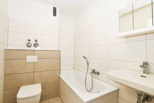 Die Badezimmer wurden 2021 modernisiert - 