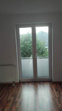 Ausblick zur Straße - Etagenwohnung mit 77,00 m² in Greifswald zur Miete