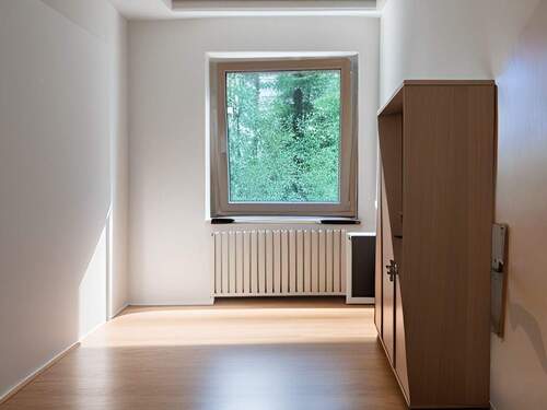halbes Zimmer - 