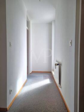 Flur mit Zugang zur Dachterrasse - 