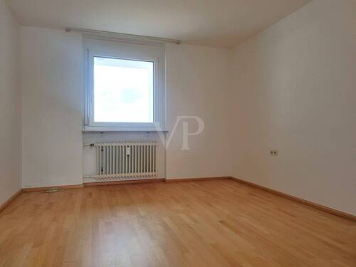 Schlafbereich mit Blick auf Balkon - 