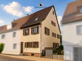Frontansicht - DHH mit 5 Zimmern, 147 m2 Gesamtfläche, Terrasse und Garten in VaihingenEnz