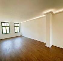 Schickes Nest mit Balkon! + Parkett + Fußbodenheizung + tolles Bad + LED-Licht + Übernahme EBK mgl. - Leipzig Leutzsch