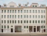 Hausfront - Etagenwohnung mit 68,50 m&sup2; in Leipzig zur Miete