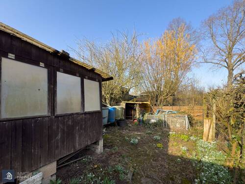 Holzhaus mit Veranda - 