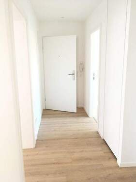 Flur - Etagenwohnung mit 60,00 m² in Frankfurt am Main zur Miete