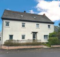 Sanierungsbedürftiges Einfamilienhaus mit großem Grundstück und Nebengebäuden - Sensweiler