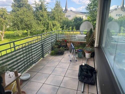 Balkon - 1 Zimmer Mehrfamilienhaus, Wohnhaus in Morbach