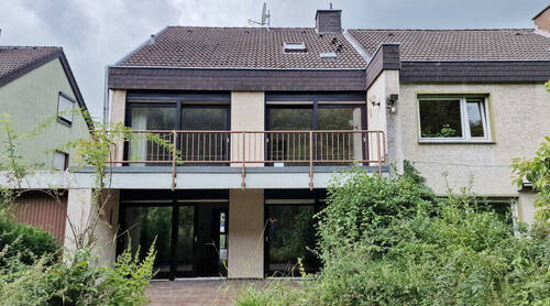 Titel - Großes, modernisierungsbedürftiges Einfamilienhaus mit 5 Schlafzimmern und drei Bädern in Richterich