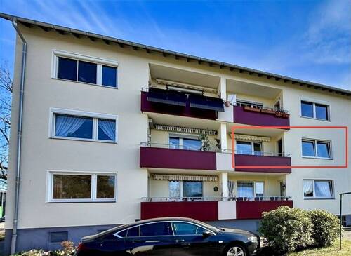 Ansicht Westseite mit Blick auf den Balkon - 3 Zimmer Etagenwohnung in Uelzen