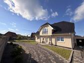 Hofeinfahrt - 5 Zimmer Einfamilienhaus zum Kaufen in Dinklage