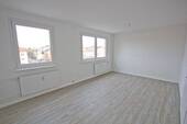 Wohn/Schlafbereich - 2 Zimmer Etagenwohnung zur Miete in Halle (Saale)
