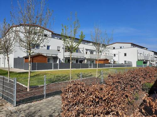 1.jpg - Manching 4-Zi. im 1.OG, sonnig mit Aufzug.