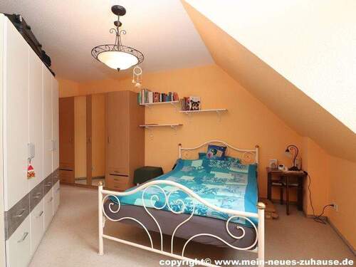 Bild 13 Schlafzimmer Dachgeschoss - 