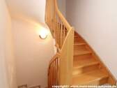 Bild 9 Treppe zum Dachgeschoss - 