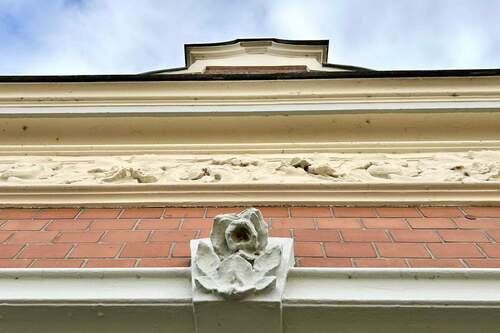 Detail Fassade - Mehrfamilienhaus, Wohnhaus mit 298,00 m&sup2; in Lübeck zum Kaufen