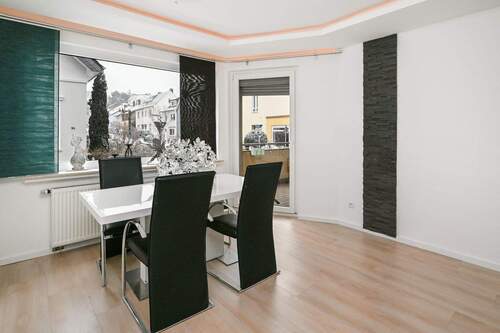 Wohn- und Esszimmer - 4 Zimmer Etagenwohnung zum Kaufen in Bielefeld