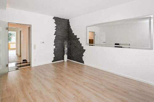 Wohn- und Esszimmer - 4 Zimmer Etagenwohnung in Bielefeld