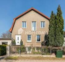 Gepflegtes Mehrfamilienhaus mit 2 Wohneinheiten, Friseur, Werkstatt und Lager - Schulzendorf