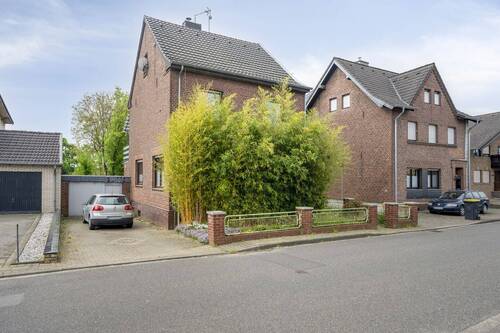 WWW.BOUWENS.DE - Wohnen mit Weitblick - naturnahes Zuhause voller Ruhe und Charme in Gangelt-Stahe!