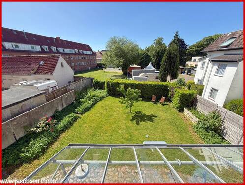 Blick vom Westbalkon in den Garten - 