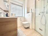 Badezimmer EG mit Dusche - 
