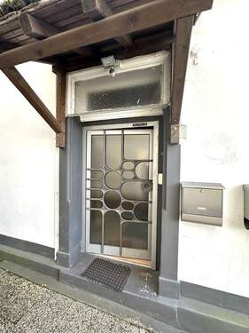 Hauseingang - Mehrfamilienhaus, Wohnhaus mit 300,00 m&sup2; in Halver zum Kaufen