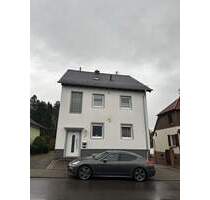 Wannemacher Immobilien **** Gepflegtes freistehendes Zweifamilienhaus in bester Lage von Bexbach- Kleinottweiler ****