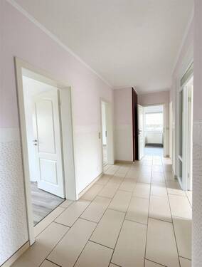 Flur - Etagenwohnung mit 80,00 m&sup2; in Lauenburg/Elbe zum Kaufen