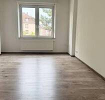 Kopernikusplatz ! Charmante 3 Zi.-Altbau-Whg, 75 m², Balkon, EBK gegen Ablöse, 3.OG ohne Aufzug - Nürnberg Steinbühl