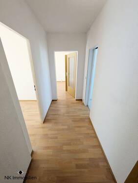 Flur - Etagenwohnung mit 58,00 m&sup2; in Limbach-Oberfrohna zur Miete
