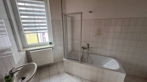 Wanne mit Duschwand - 