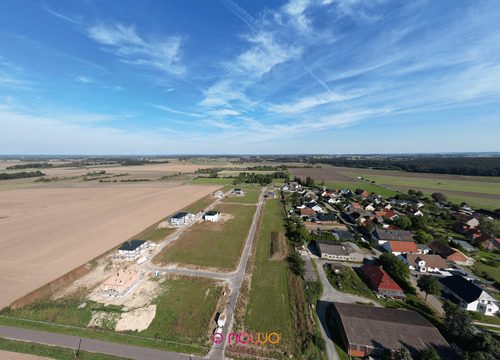 Luftbild - Blick nach Norden - Stand September 2023 - Grundstück zum Kaufen in Bahrdorf