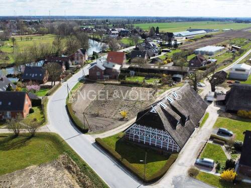 Drohnenaufnahme des ganzen Geländes mit Umgebung - Mehrfamilienhaus, Wohnhaus zum Kaufen in Hamburg