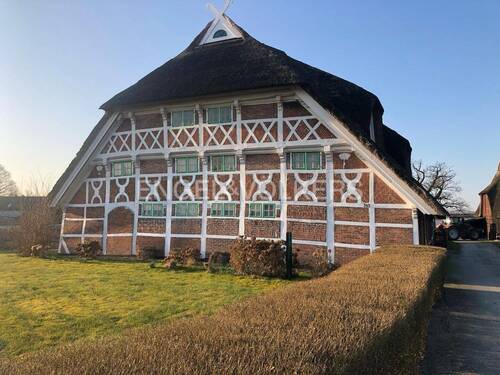 Frontansicht auf das wunderschöne Fachwerk - Mehrfamilienhaus, Wohnhaus in Hamburg