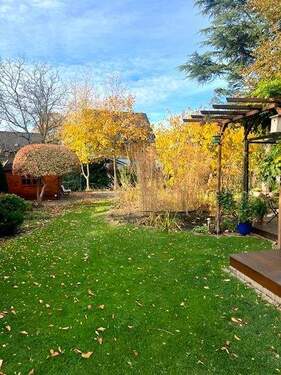 Gartenanteil mit Gartenhaus - 