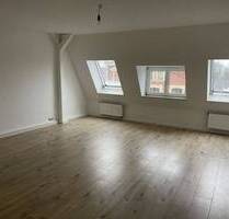 WG geeignete - riesige 2 Raum Wohnung im DG mit großer Küche und Vollbad in Innenstadtlage - Brandenburg an der Havel Neustadt