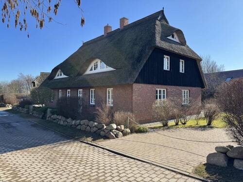 Hausansicht - 8 Zimmer Mehrfamilienhaus, Wohnhaus in Ahrenshoop