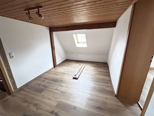 DG, Durchgangszimmer, z.B. Ankleide - 