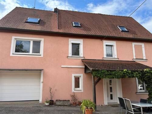 Ansicht - Vielseitiges, gepflegtes Bauernhaus mit großem Platzangebot und flexiblen Nutzungsmöglichkeiten